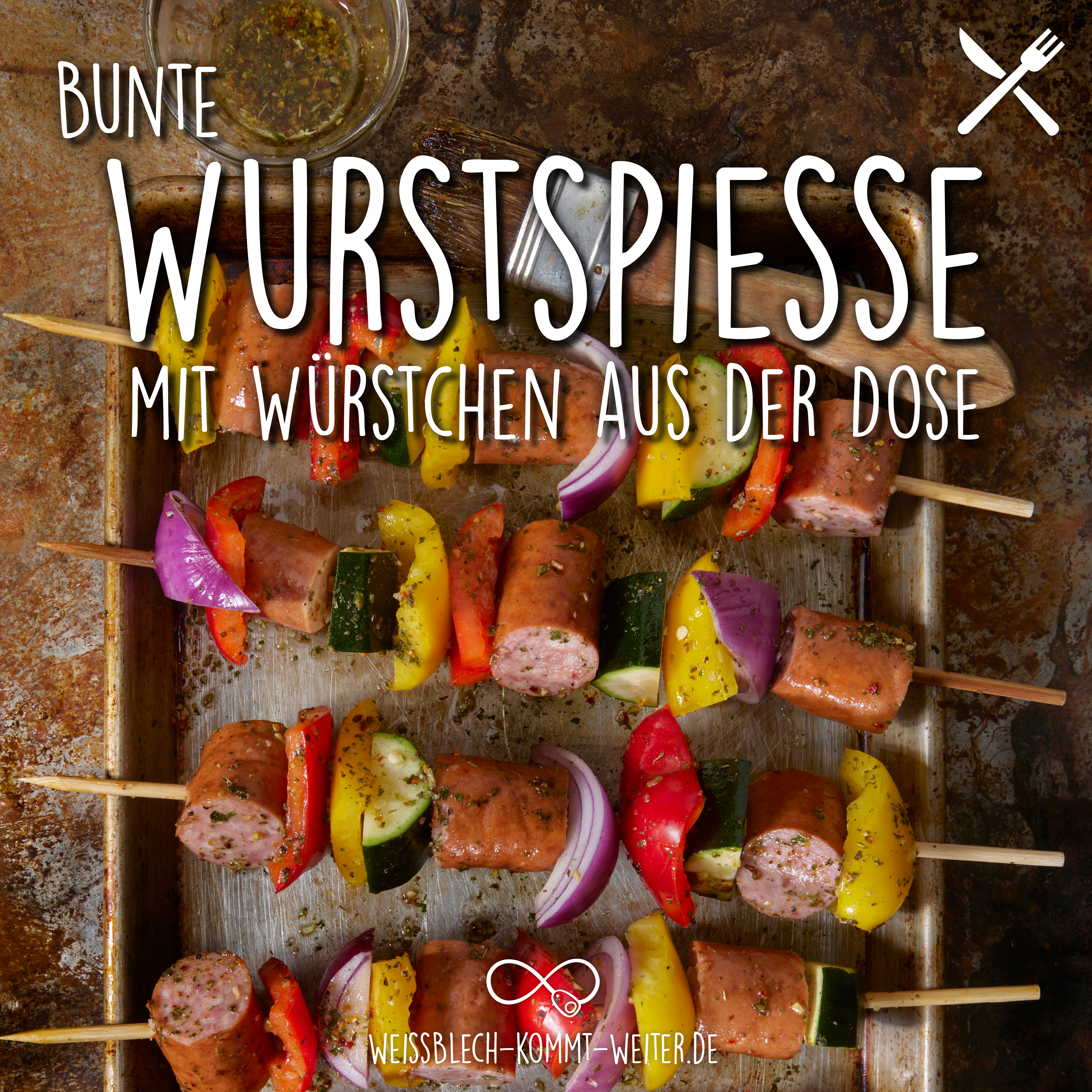 Bunte Wurstspieße mit Würstchen aus der Dose