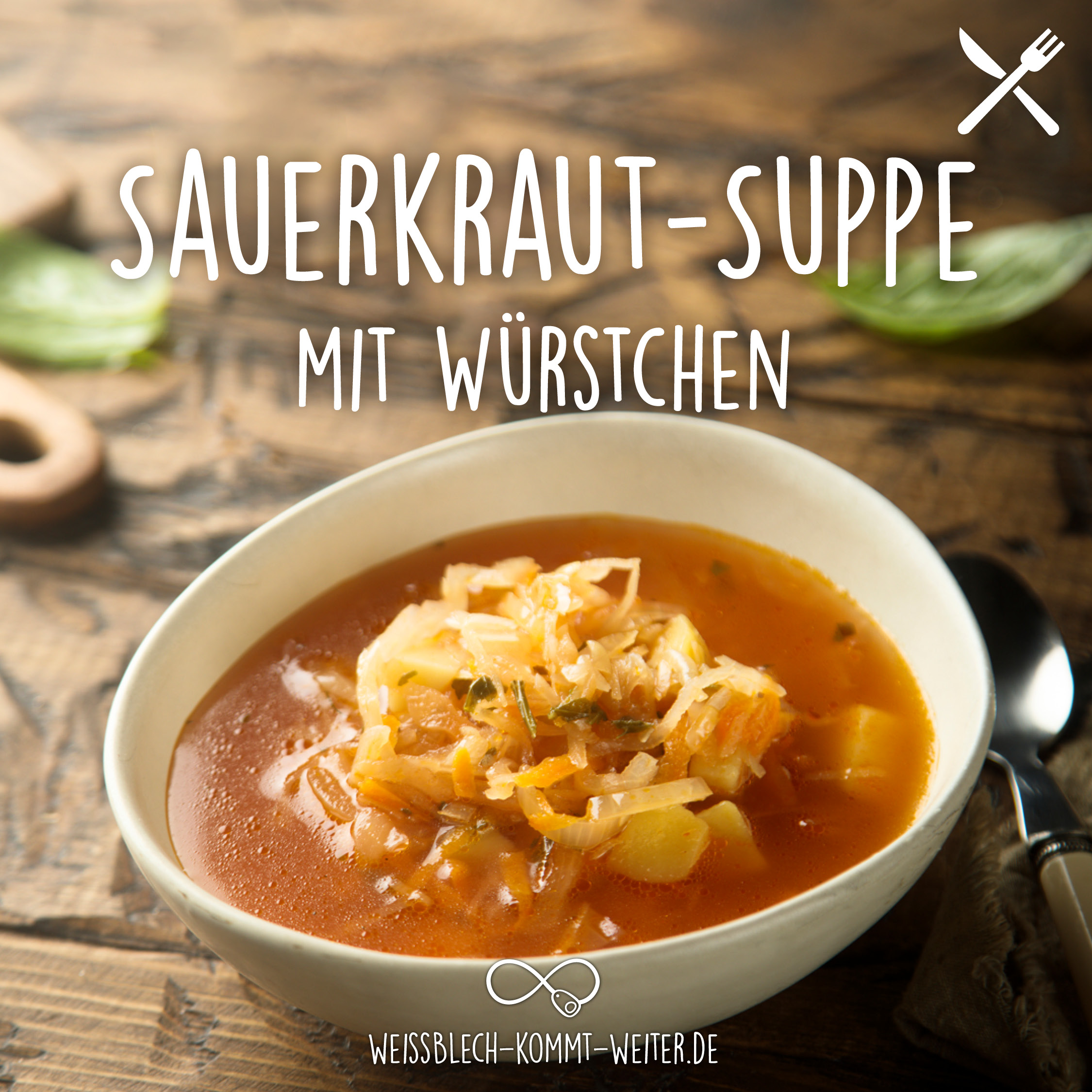 Sauerkraut-Suppe mit Würstchen